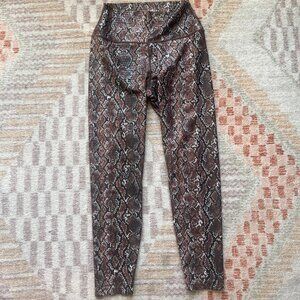 NWOT- Carbon38 Printed High Rise 7/8 Legging Snake Skin Pattern- Size Medium